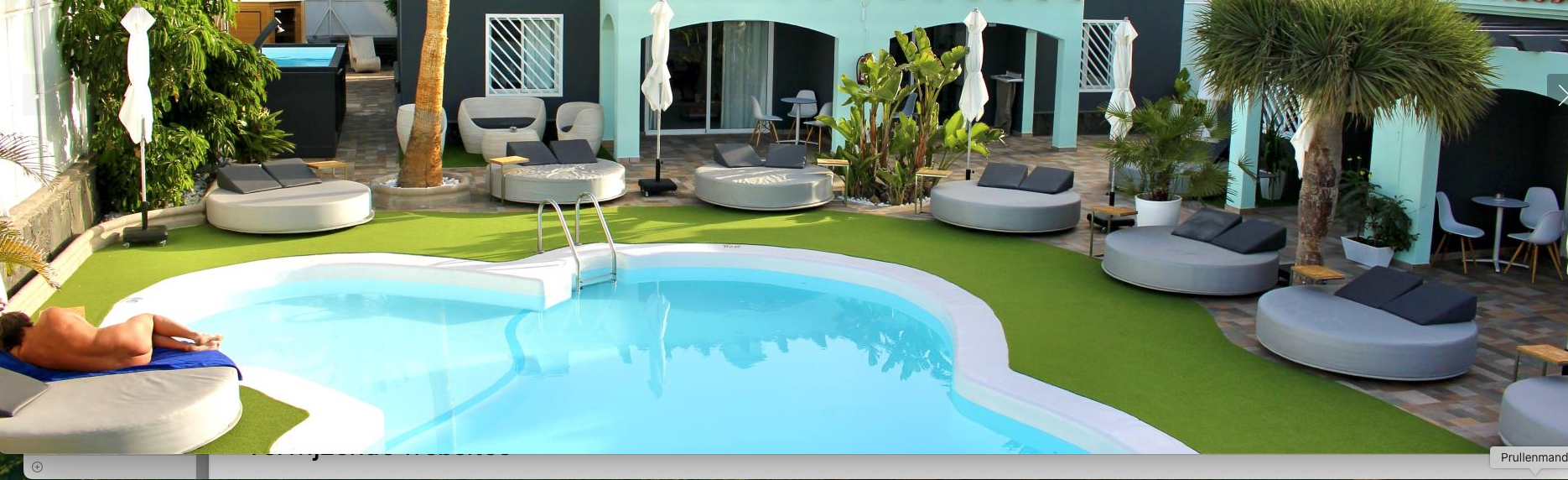 Piscina de magnesio y zona de jacuzzi en el resort naturista Artika Natura